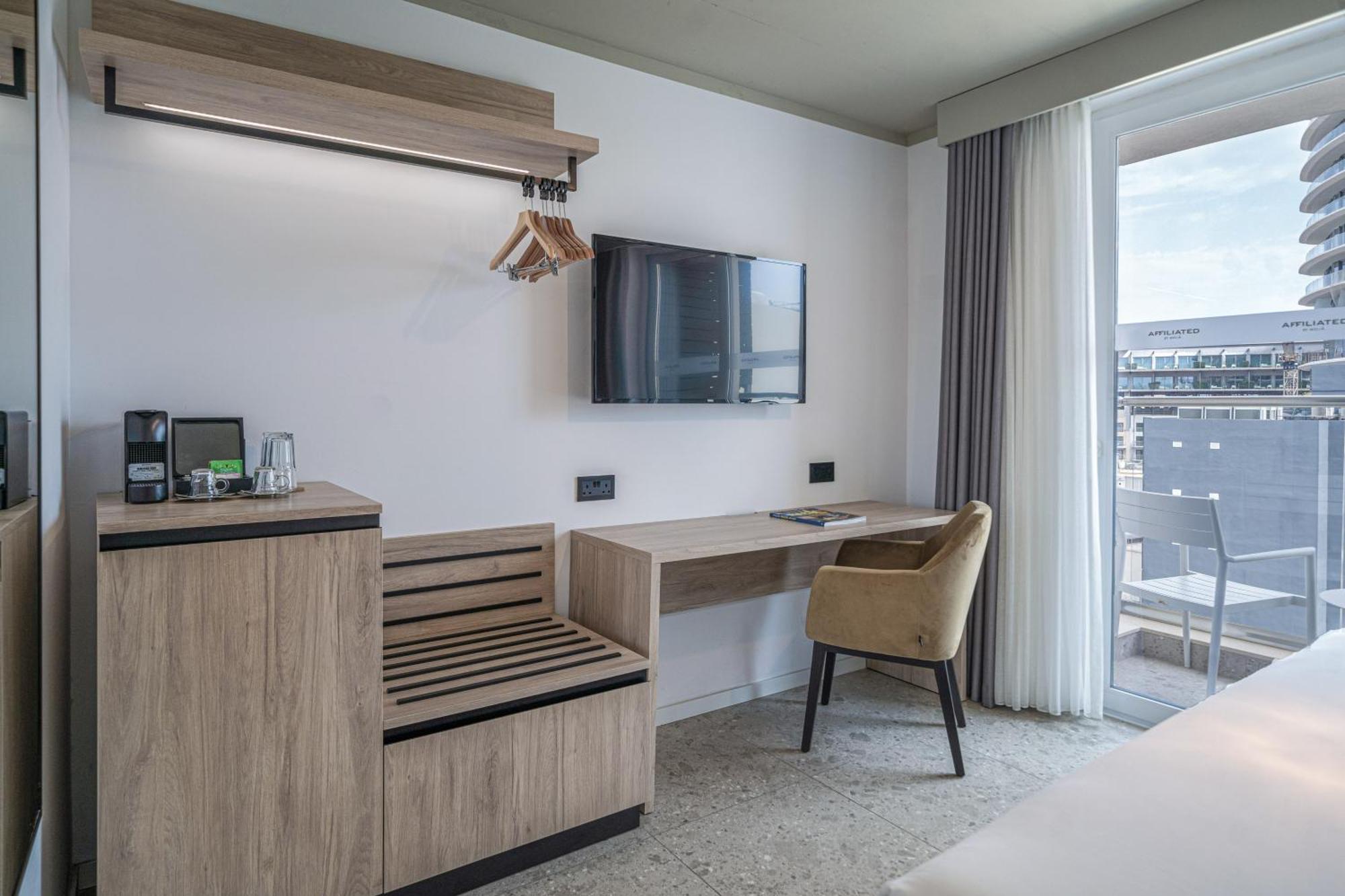 Hotel Mistral St Julian'S, Affiliated By Melia San Giuliano Esterno foto